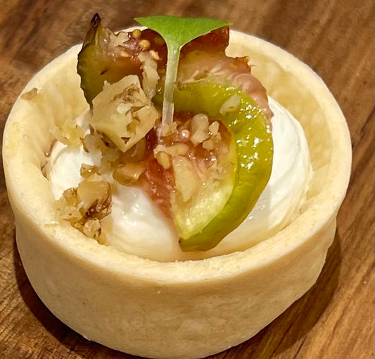 Gorgonzola & roasted pear tart (veg)